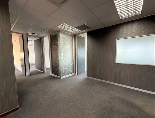 152M² OFFICE TO LET IN UMHLANGA RIDGE